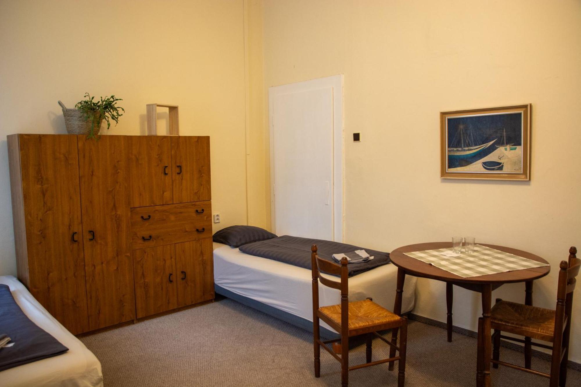 Hostel Moravia ออสตราวา ภายนอก รูปภาพ